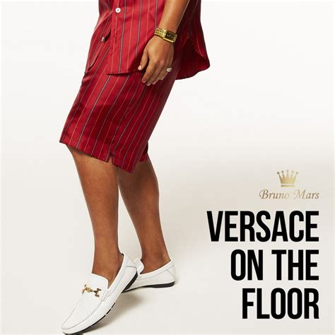 versace on the floor significato